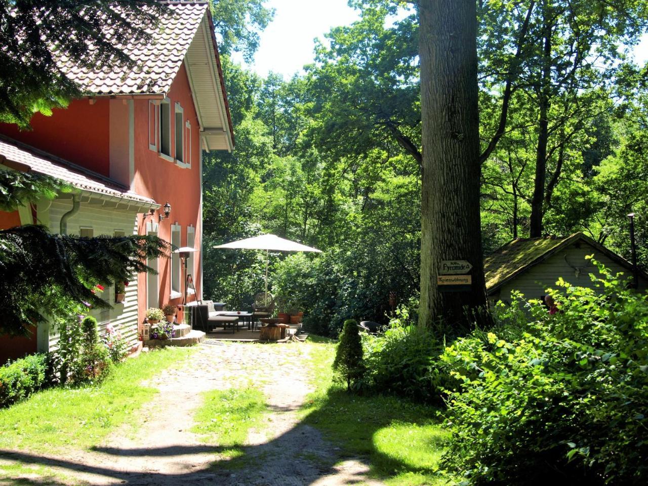 Altes Forsthaus Garzau Apartamento Exterior foto